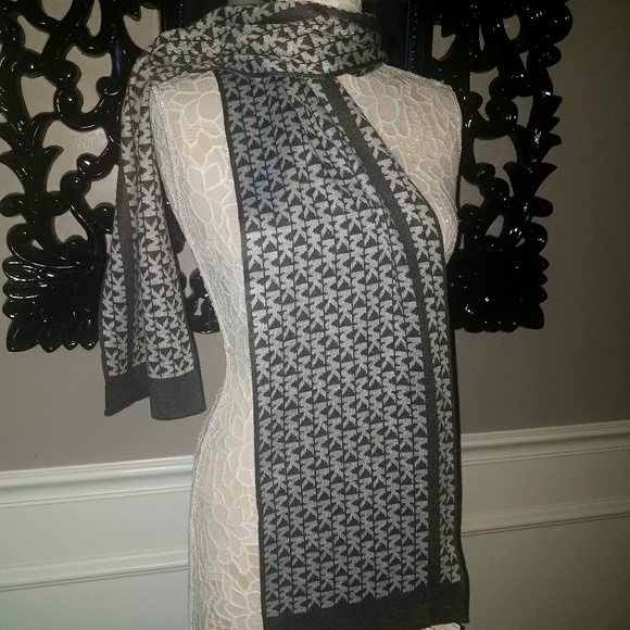 michael kors signature scarf